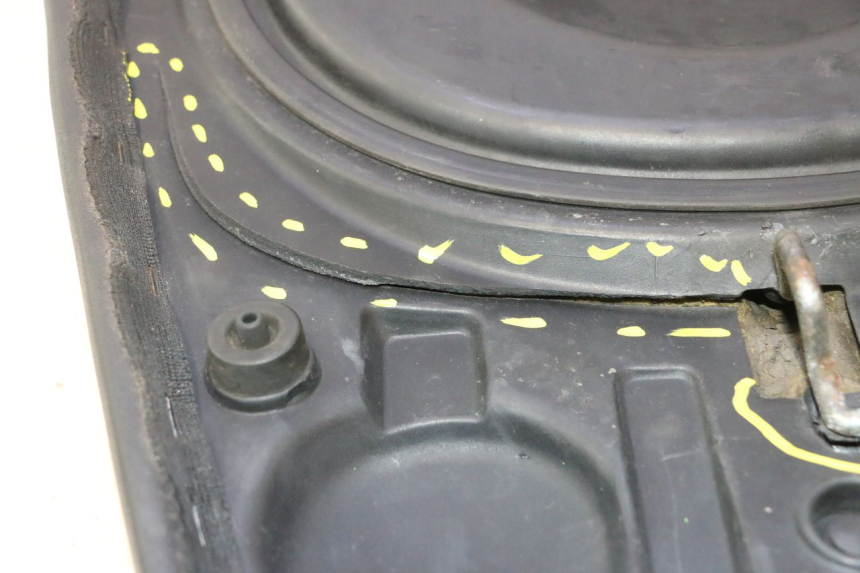 photo de ASIENTO GILERA GP 800 (2007 - 2013) - Zoom sobre los componentes