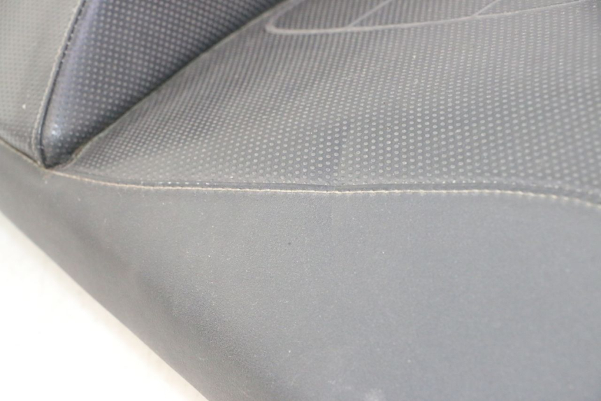 photo de ASIENTO GILERA GP 800 (2007 - 2013) - Zoom estado de uso