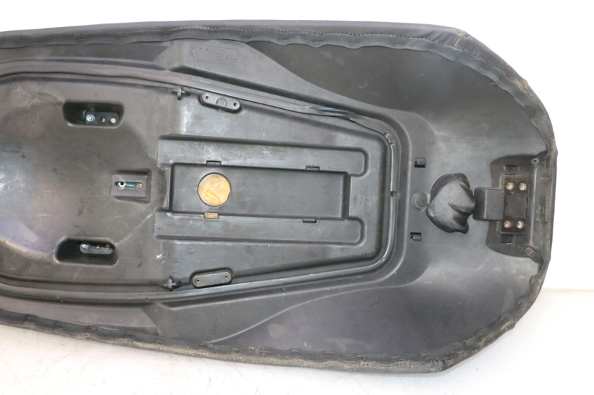 photo de ASIENTO GILERA GP 800 (2007 - 2013) - Estado de la superficie y material