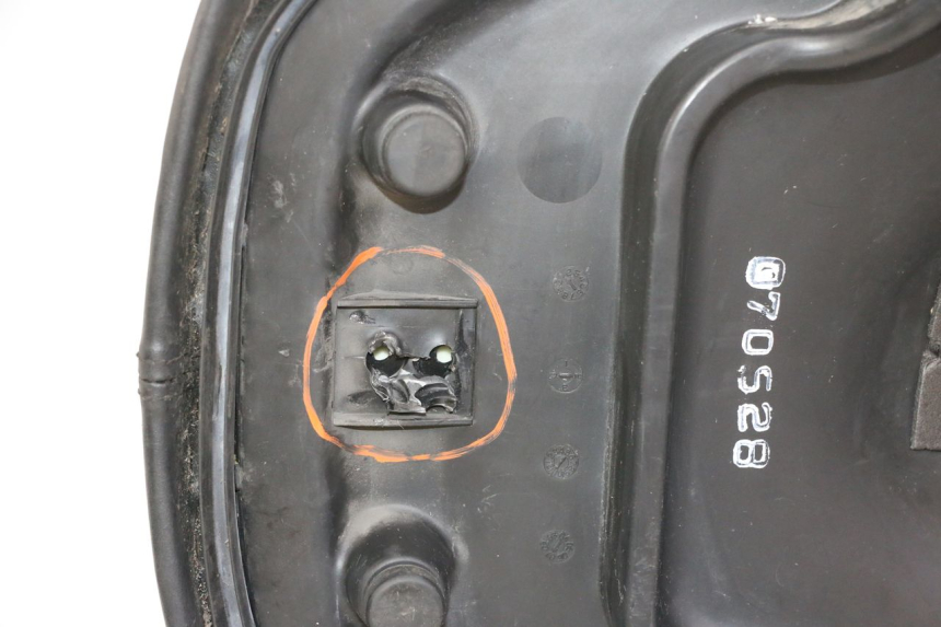 photo de ASIENTO KYMCO GRAND DINK 125 (2008 - 2014) - Estado de la superficie y material