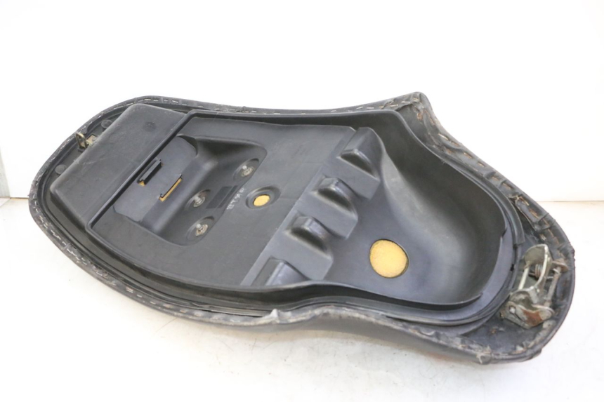 photo de ASIENTO KYMCO GRAND DINK 125 (2002 - 2007) - Características distintivas