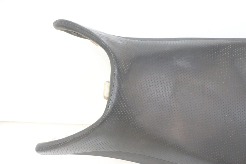 photo de ASIENTO SUZUKI GS GSE 500 (2001 - 2003) - Características distintivas