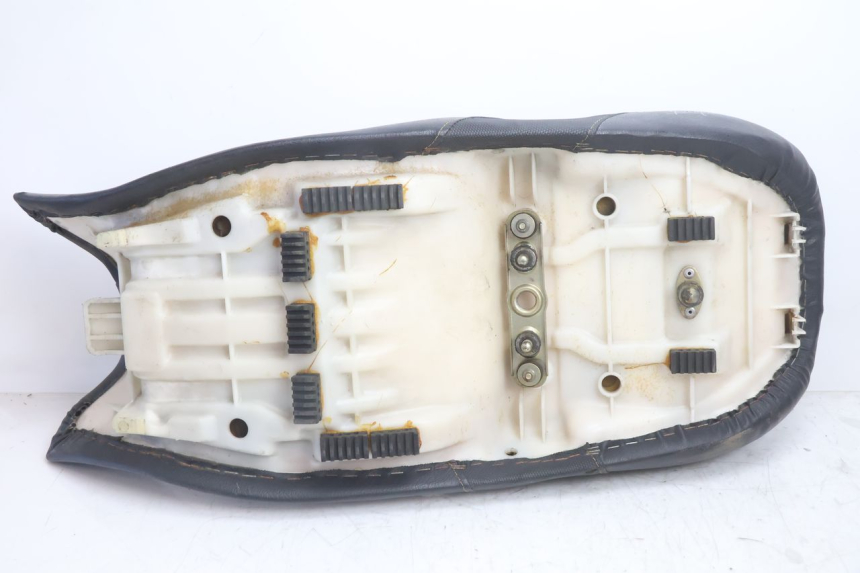 photo de ASIENTO SUZUKI GSX F GSXF 750 (1988 - 1998) - Detalles de los puntos de fijación