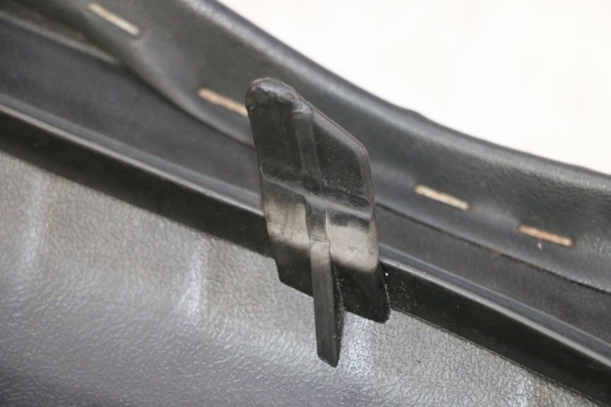 photo de ASIENTO DAELIM HISTORY 125 (2001 - 2002) - Detalle de la pieza