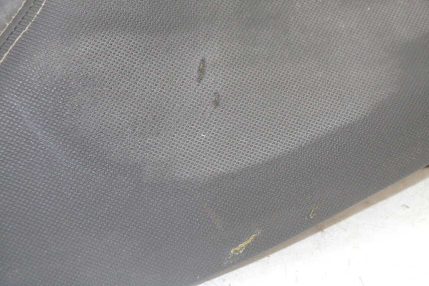 photo de ASIENTO HONDA PCX (JF57/JF64) 125 (2014 - 2018) - Estado de la superficie y material