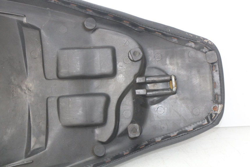 photo de ASIENTO KEEWAY HURRICANE 50 (2006 - 2019) - Primer plano de alta resolución