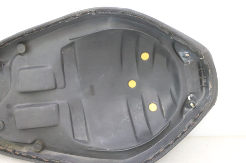 photo de ASIENTO KEEWAY HURRICANE 50 (2006 - 2019) - Detalles de los puntos de fijación