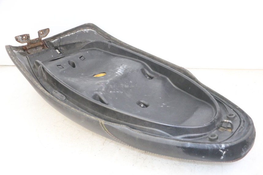 photo de ASIENTO PIAGGIO IE MP3 YOURBAN 300 (2011 - 2016) - Estado de la superficie y material