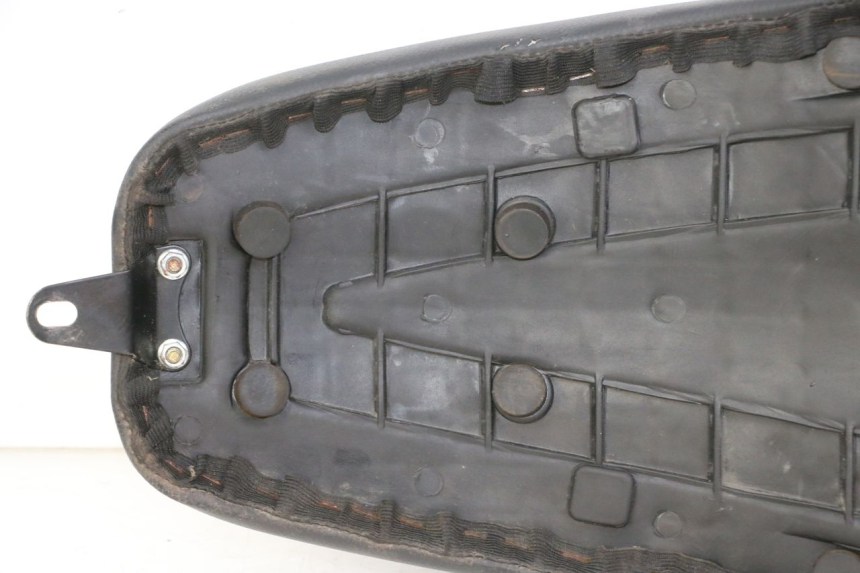 photo de ASIENTO KEEWAY K-LIGHT KLIGHT 125 (2018 - 2025) - Detalles de los puntos de fijación