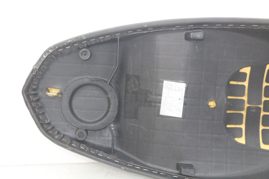 photo de ASIENTO PEUGEOT KISBEE 2T 50 (2010 - 2017) - Características distintivas