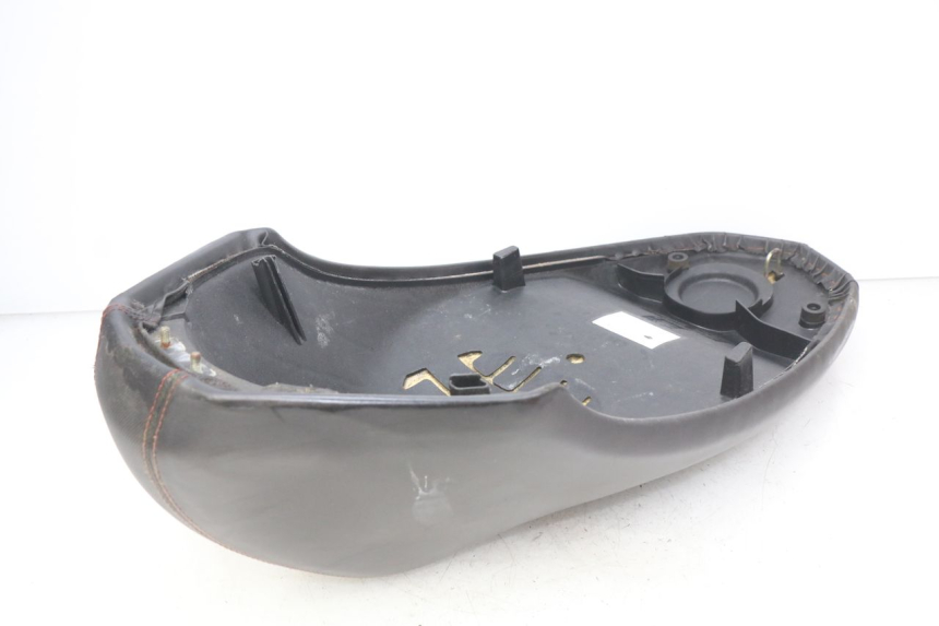 photo de ASIENTO PEUGEOT KISBEE 2T 50 (2010 - 2017) - Características distintivas