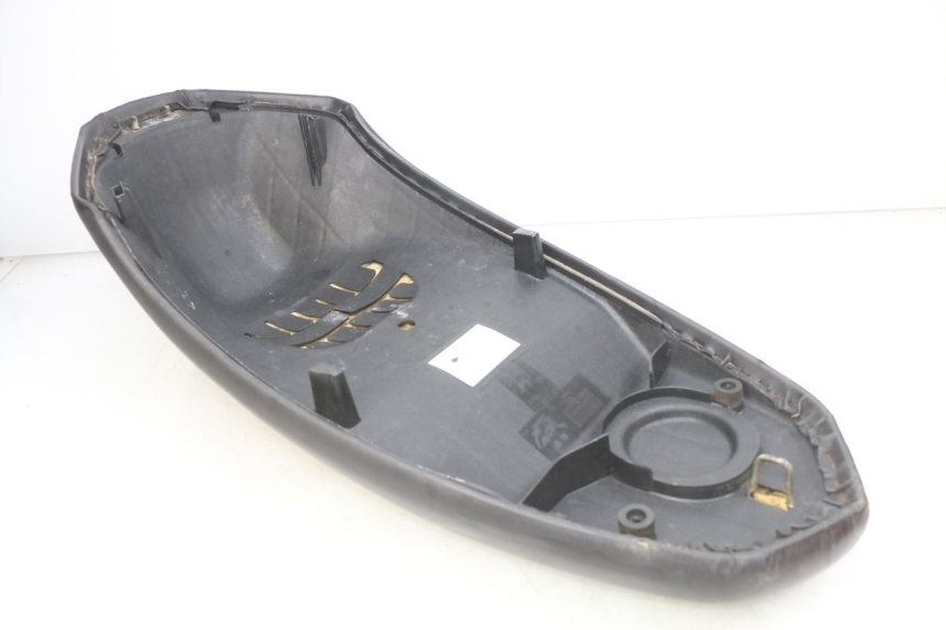 photo de ASIENTO PEUGEOT KISBEE 2T 50 (2010 - 2017) - Zoom sobre los componentes