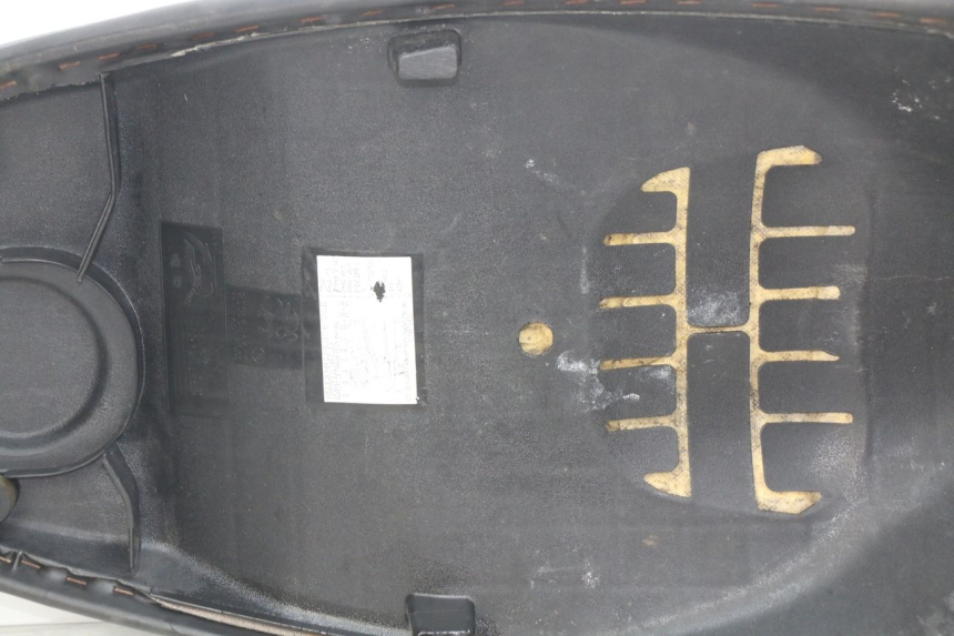 photo de ASIENTO PEUGEOT KISBEE 2T 50 (2010 - 2017) - Enfoque en la estructura