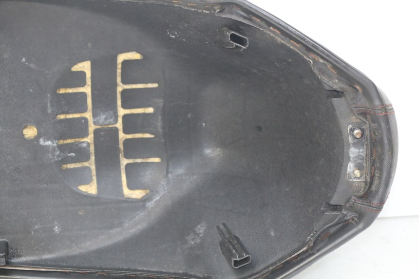 photo de ASIENTO PEUGEOT KISBEE 2T 50 (2010 - 2017) - Ángulo de visión alternativo