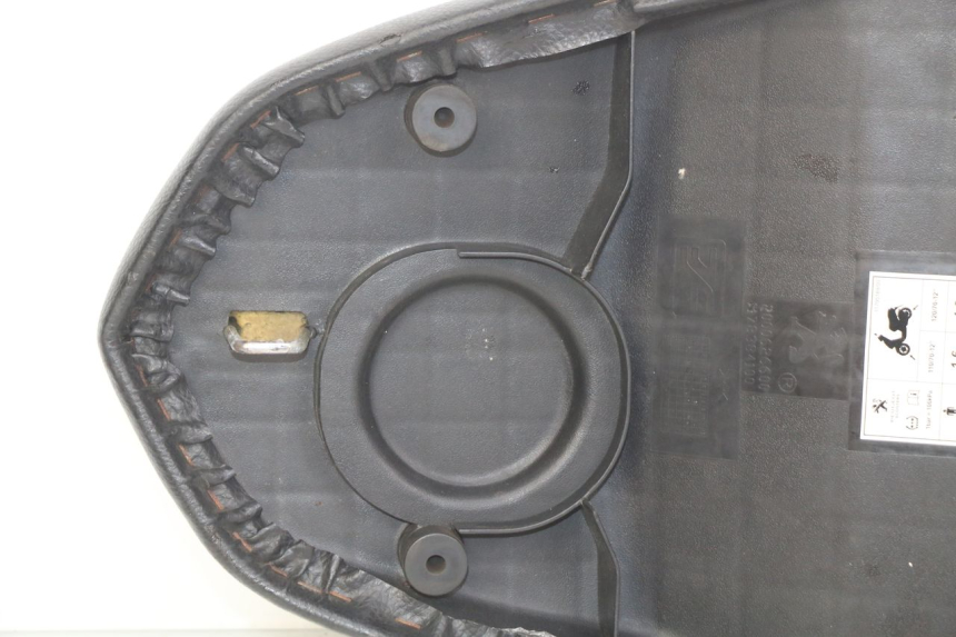 photo de ASIENTO PEUGEOT KISBEE 2T 50 (2010 - 2017) - Inspección visual detallada