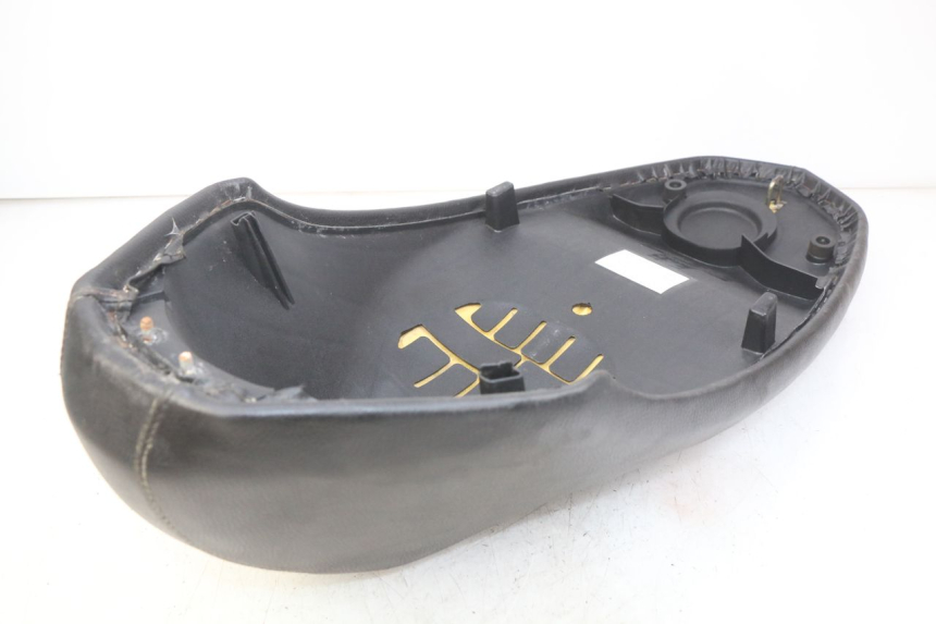 photo de ASIENTO PEUGEOT KISBEE 2T 50 (2010 - 2017) - Detalles de los puntos de fijación