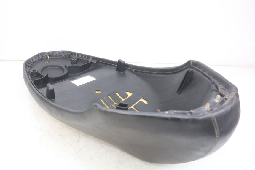 photo de ASIENTO PEUGEOT KISBEE 2T 50 (2010 - 2017) - Estado de la superficie y material