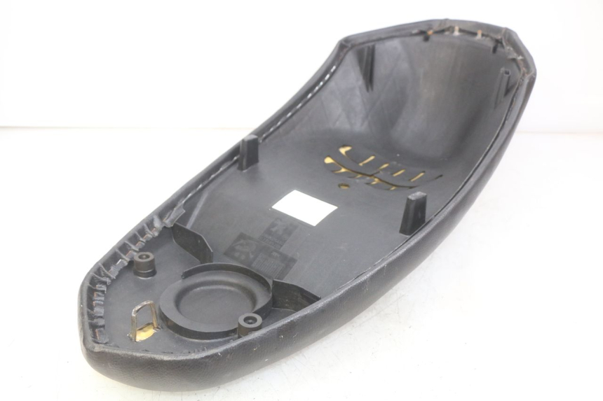 photo de ASIENTO PEUGEOT KISBEE 2T 50 (2010 - 2017) - Recambio usado revisado