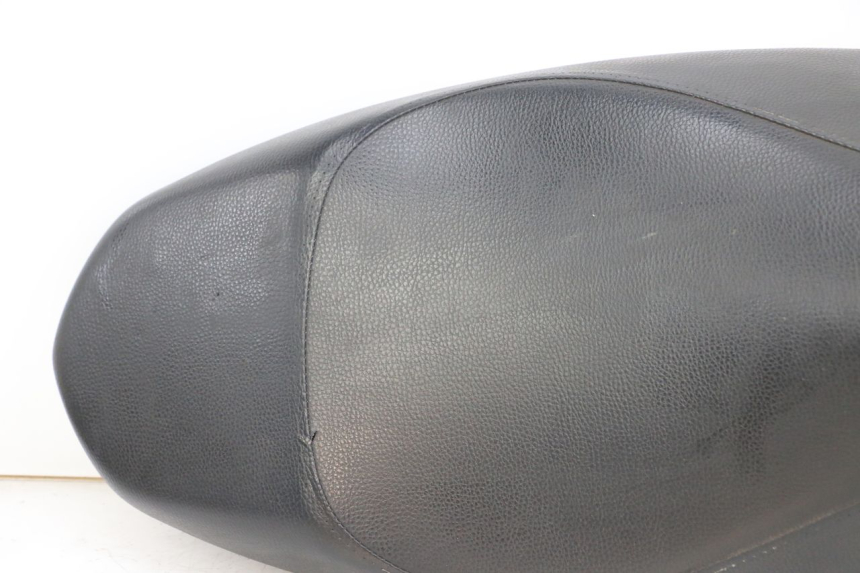 photo de ASIENTO PEUGEOT KISBEE 2T 50 (2018 - 2022) - Primer plano de alta resolución