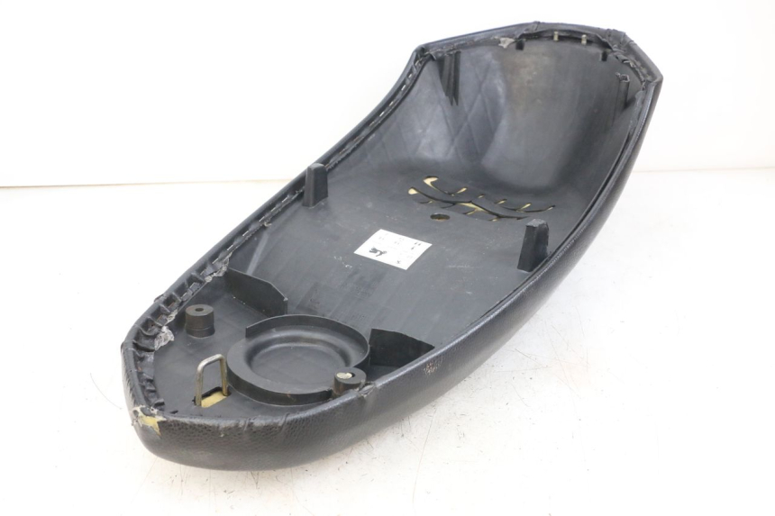 photo de ASIENTO PEUGEOT KISBEE 2T 50 (2018 - 2022) - Detalles de los puntos de fijación