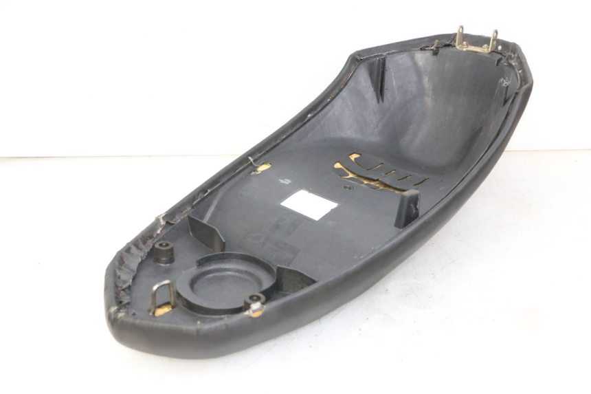 photo de ASIENTO PEUGEOT KISBEE 2T 50 (2010 - 2017) - Detalles de los puntos de fijación