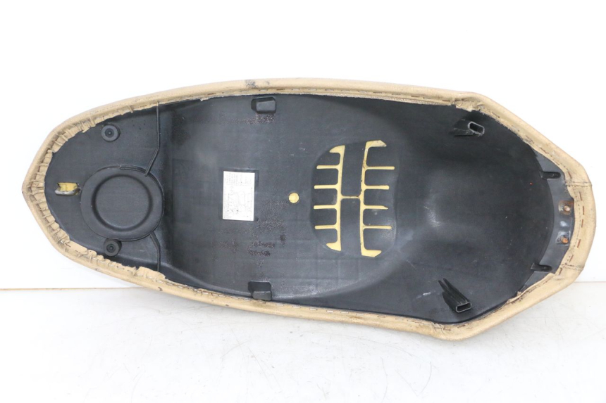 photo de ASIENTO PEUGEOT KISBEE 2T 50 (2010 - 2017) - Zoom sobre los componentes