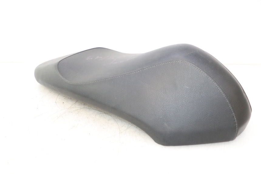 photo de ASIENTO PEUGEOT KISBEE 2T 50 (2018 - 2022) - Características distintivas
