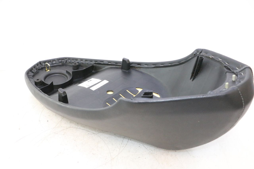 photo de ASIENTO PEUGEOT KISBEE 2T 50 (2018 - 2022) - Estado de la superficie y material