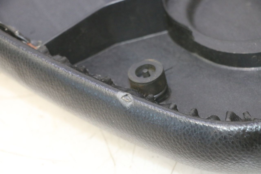 photo de ASIENTO PEUGEOT KISBEE 2T 50 (2010 - 2017) - Estado de la superficie y material