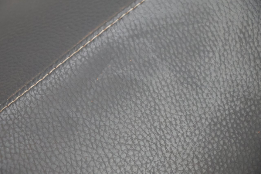 photo de ASIENTO PEUGEOT KISBEE 2T 50 (2010 - 2017) - Estado de la superficie y material