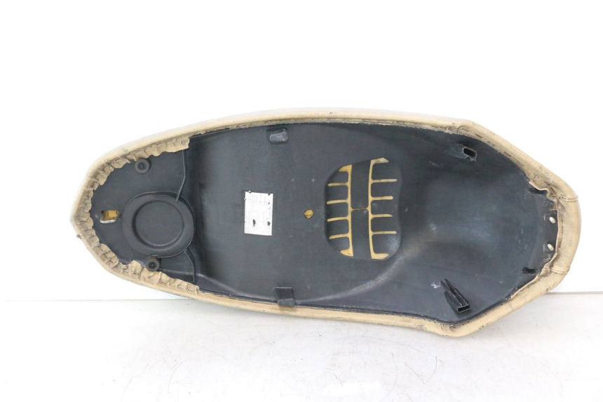 photo de ASIENTO PEUGEOT KISBEE 2T 50 (2010 - 2017) - Detalle de la pieza