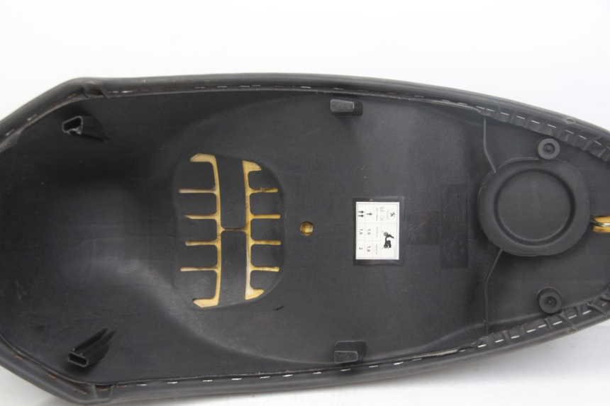 photo de ASIENTO PEUGEOT KISBEE 4T 50 (2018 - 2022) - Otra vista del artículo
