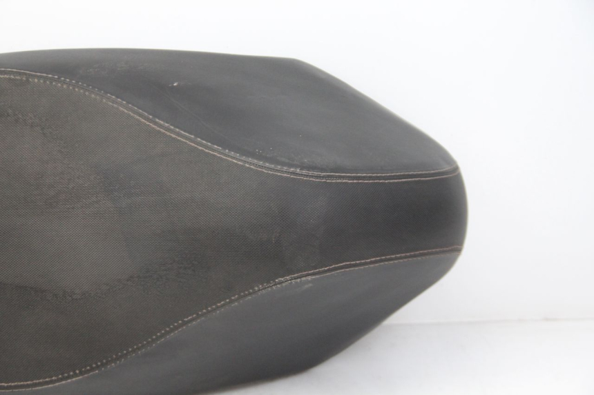 photo de ASIENTO PEUGEOT KISBEE 4T 50 (2018 - 2022) - Zoom estado de uso