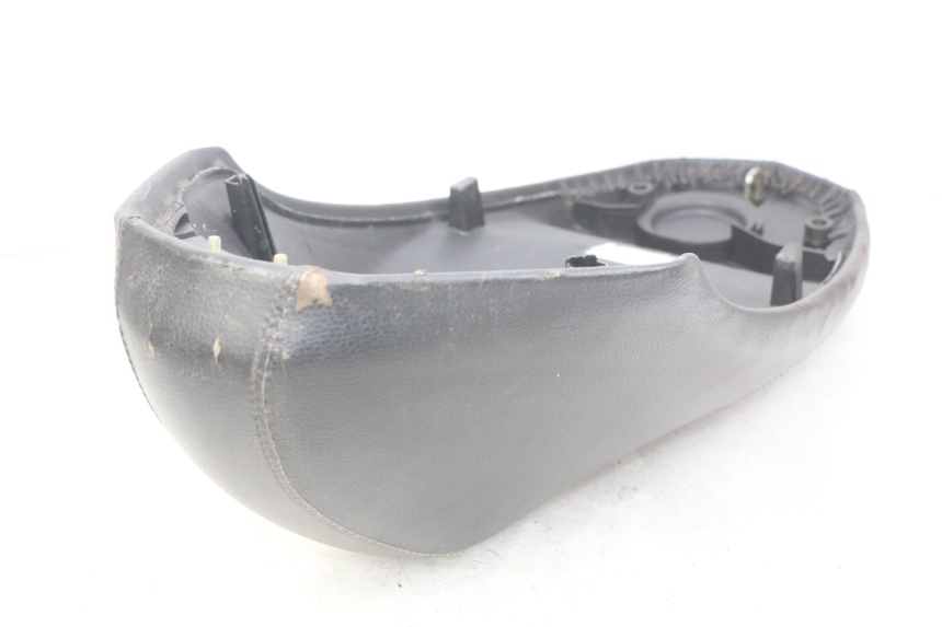 photo de ASIENTO PEUGEOT KISBEE 4T 50 (2010 - 2017) - Detalles de los puntos de fijación