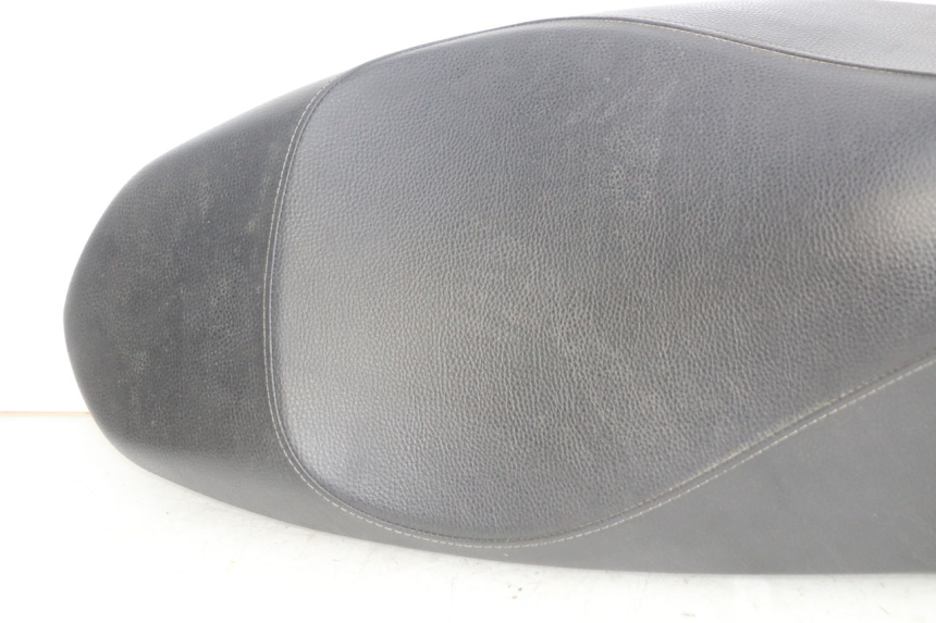 photo de ASIENTO PEUGEOT KISBEE 4T 50 (2018 - 2022) - Características distintivas