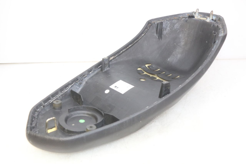 photo de ASIENTO PEUGEOT KISBEE 4T 50 (2018 - 2022) - Estado de la superficie y material