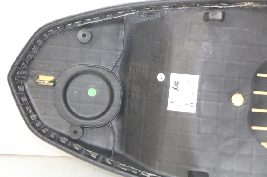 photo de ASIENTO PEUGEOT KISBEE 4T 50 (2018 - 2022) - Marcados y referencias originales