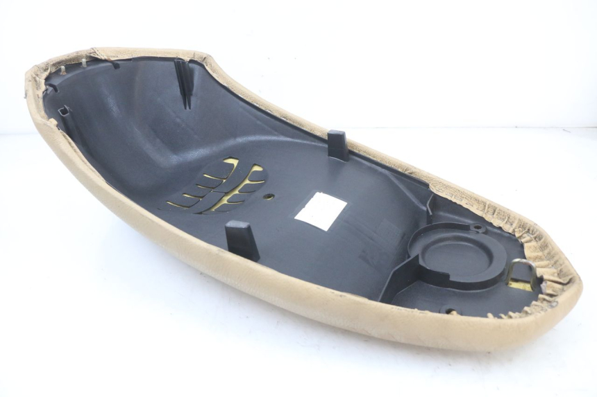 photo de ASIENTO PEUGEOT KISBEE 4T 50 (2010 - 2017) - Características distintivas