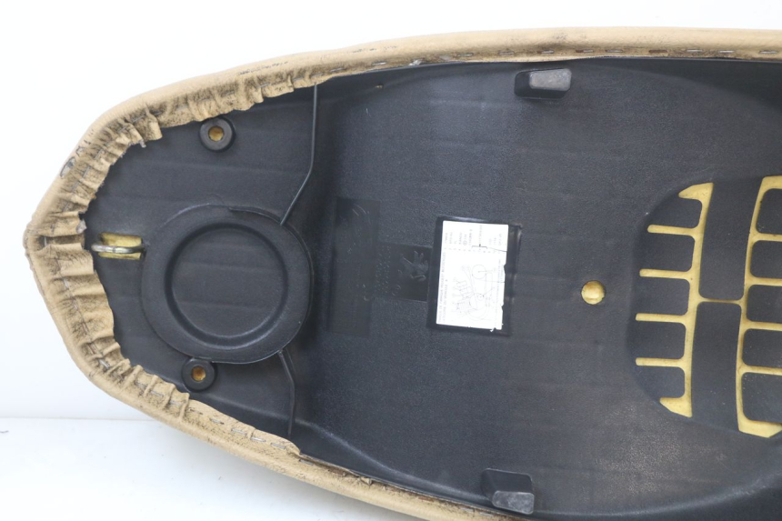 photo de ASIENTO PEUGEOT KISBEE 4T 50 (2010 - 2017) - Marcados y referencias originales