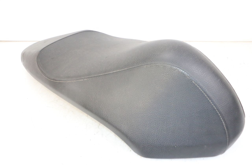 photo de ASIENTO PEUGEOT KISBEE 4T 50 (2018 - 2022) - Detalle de la pieza