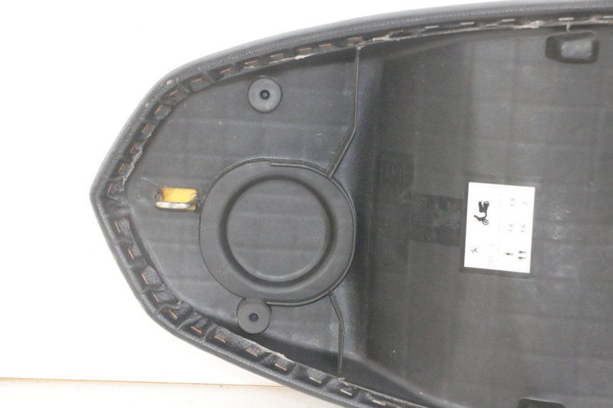 photo de ASIENTO PEUGEOT KISBEE 4T 50 (2018 - 2022) - Zoom sobre los componentes