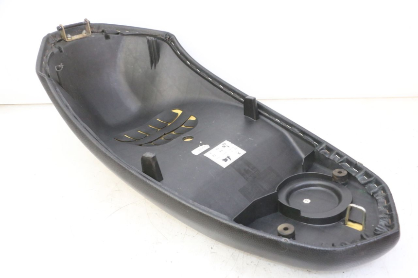 photo de ASIENTO PEUGEOT KISBEE 4T 50 (2018 - 2022) - Zoom estado de uso