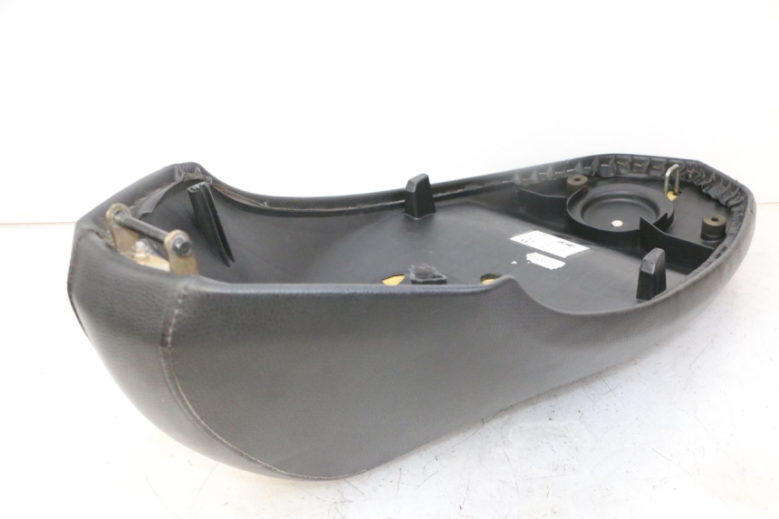 photo de ASIENTO PEUGEOT KISBEE 4T 50 (2018 - 2022) - Primer plano técnico