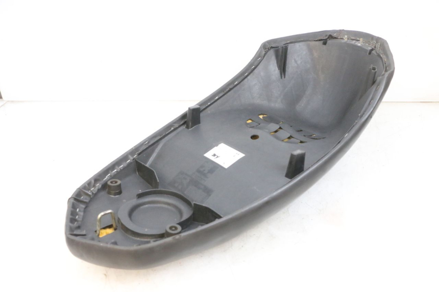 photo de ASIENTO PEUGEOT KISBEE 4T 50 (2018 - 2022) - Características distintivas