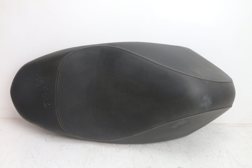 photo de ASIENTO PEUGEOT KISBEE 4T 50 (2018 - 2022) - Zoom estado de uso