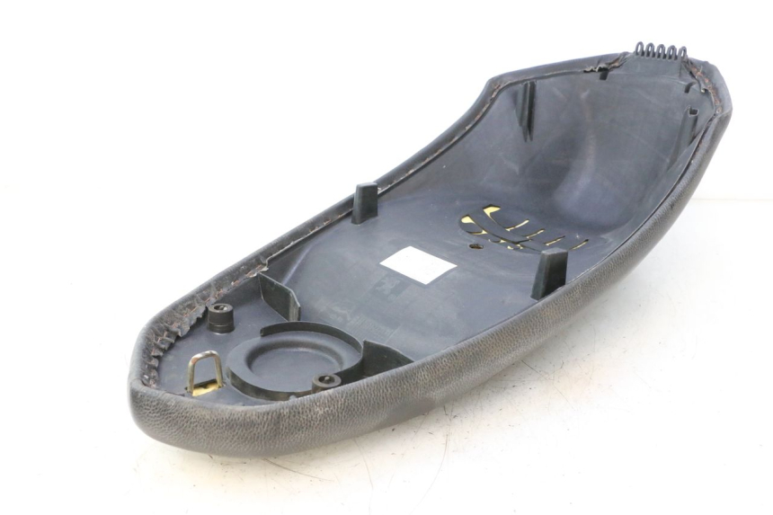 photo de ASIENTO PEUGEOT KISBEE 4T 50 (2010 - 2017) - Zoom estado de uso