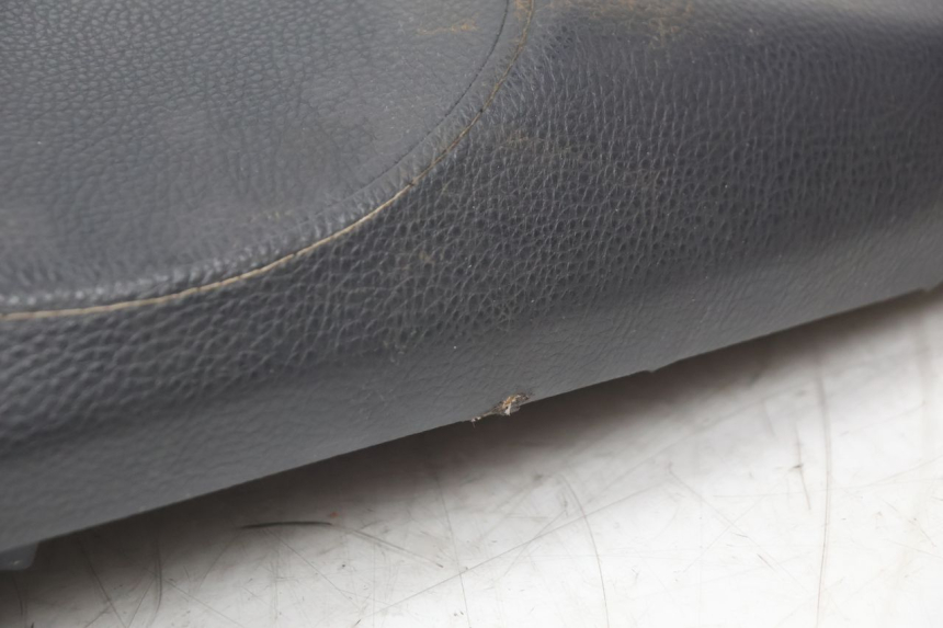 photo de ASIENTO PEUGEOT KISBEE 4T 50 (2018 - 2022) - Detalles de los puntos de fijación
