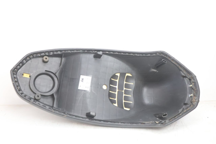photo de ASIENTO PEUGEOT KISBEE 4T 50 (2018 - 2022) - Marcados y referencias originales