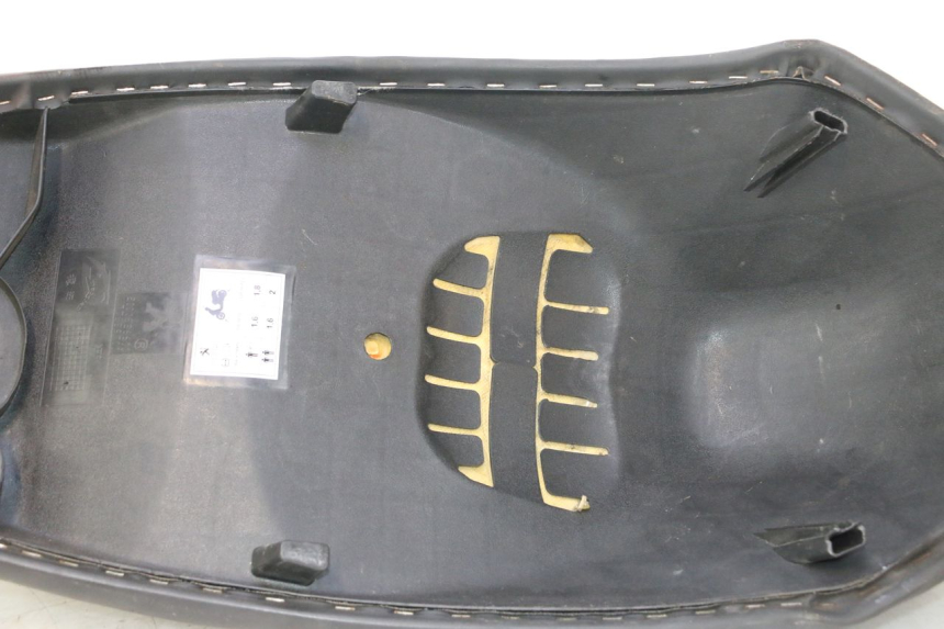 photo de ASIENTO PEUGEOT KISBEE 4T 50 (2010 - 2017) - Otra vista del artículo