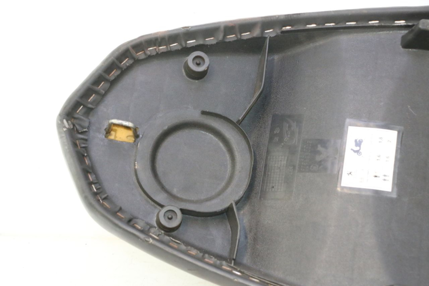 photo de ASIENTO PEUGEOT KISBEE 4T 50 (2010 - 2017) - Características distintivas